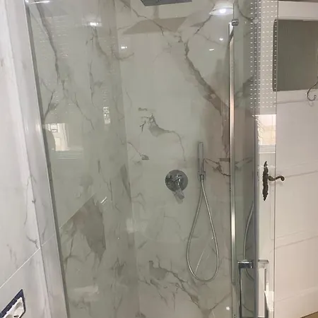Centralissimo 50mt Apartment